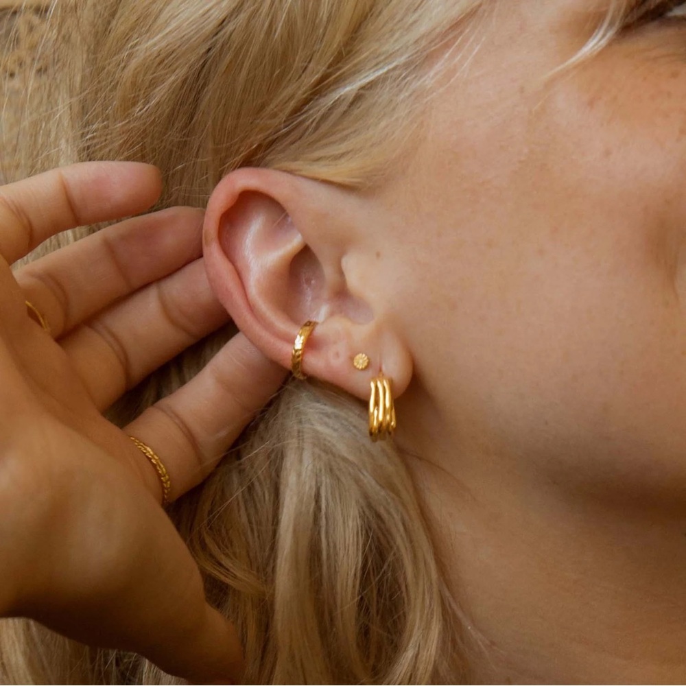 DAISY X ESTÉE LALONDE HOOP EARRINGS